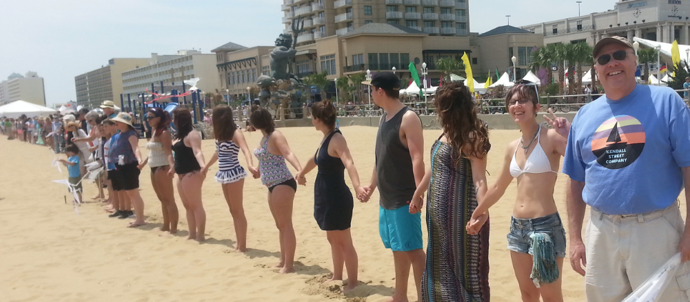 Hands_Across_the_Sand_Virginia Beach2015